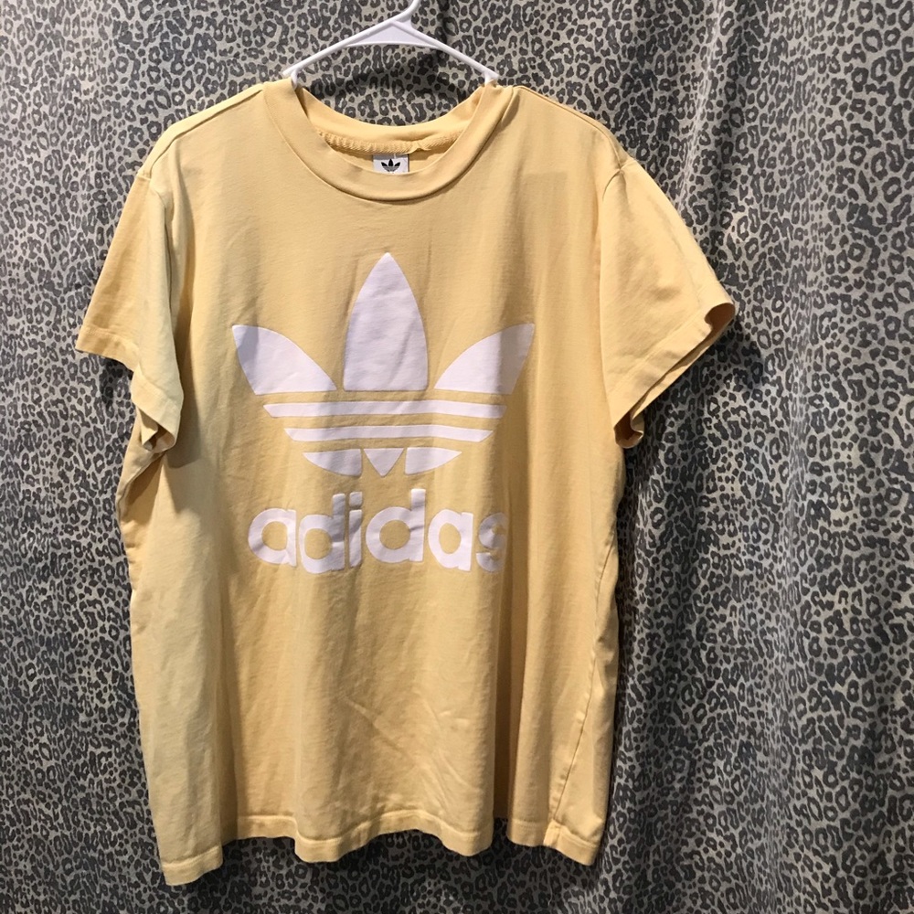 Yellow adidas tee like new